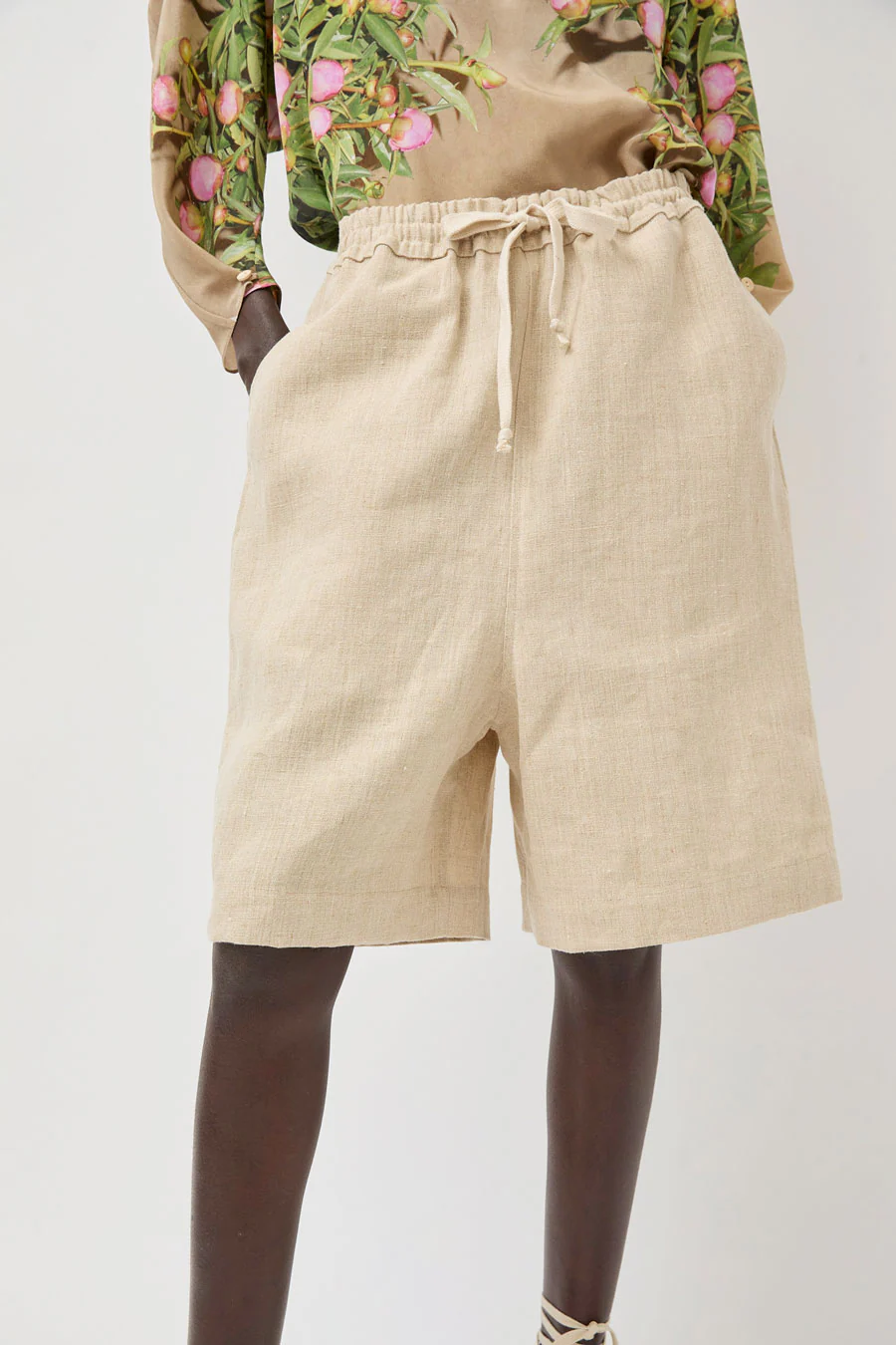 Anntian Unisex Shorts in Natural - Image 3