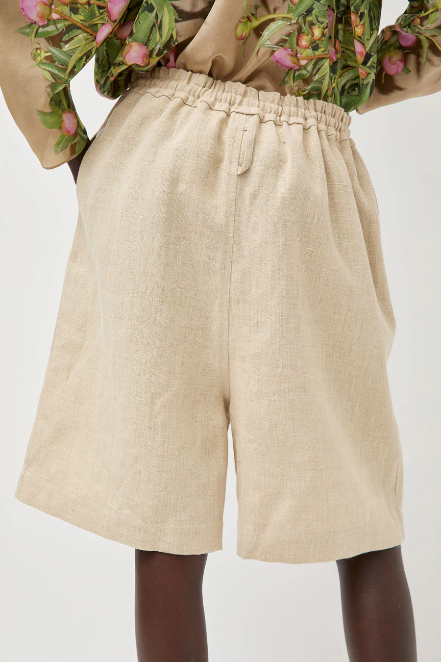 Anntian Unisex Shorts in Natural - Image 6