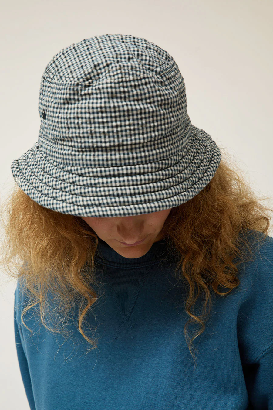 DECHO Quilted Reversible Bucket Hat in Gray and Black - Image 3