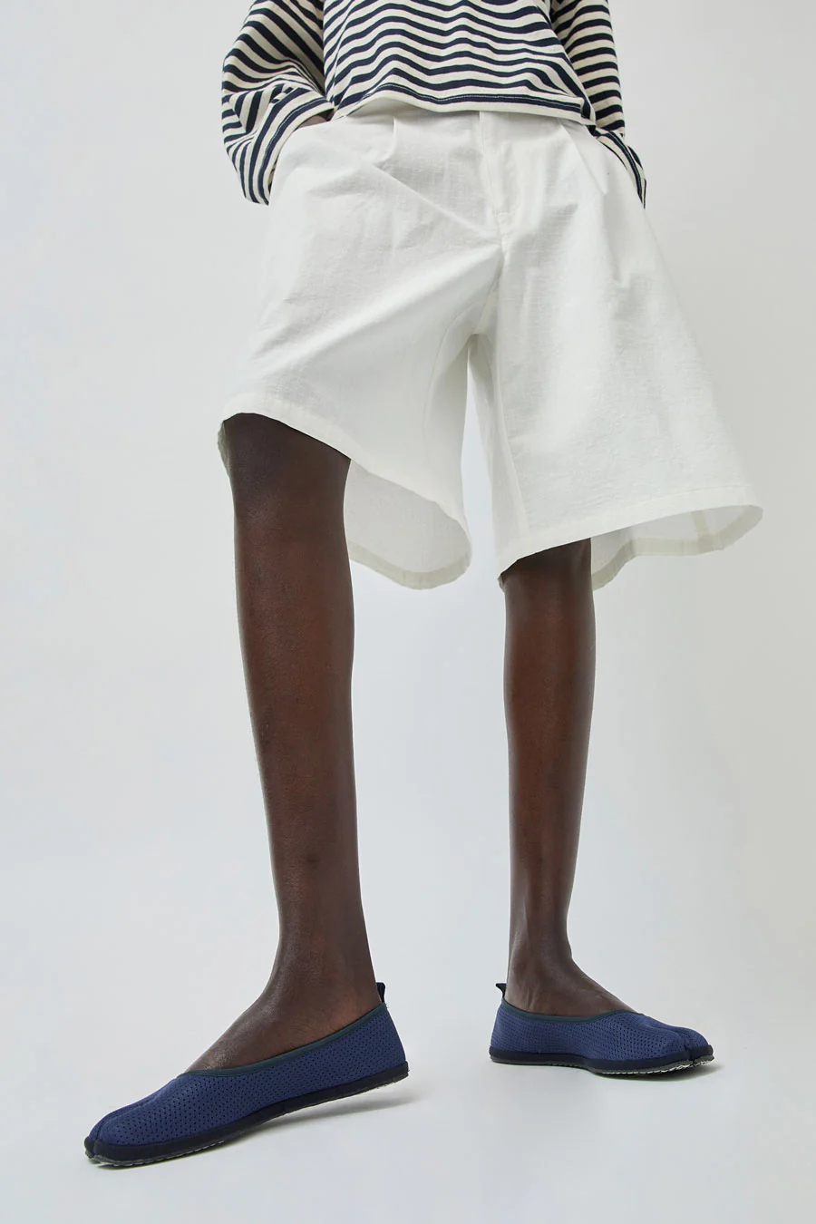 Drogheria Crivellini Fu-Tabi Ballerina in Navy Mesh - Image 4