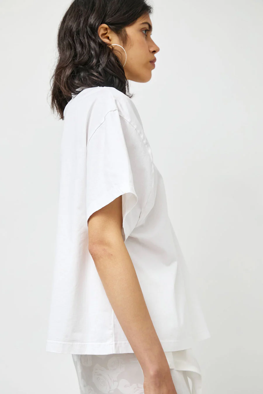 Façon Jacmin Temax Pleated Logo T Shirt in White - Image 2