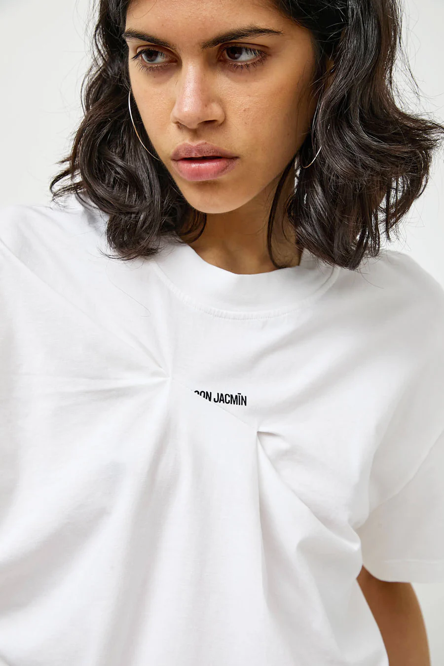Façon Jacmin Temax Pleated Logo T Shirt in White - Image 3