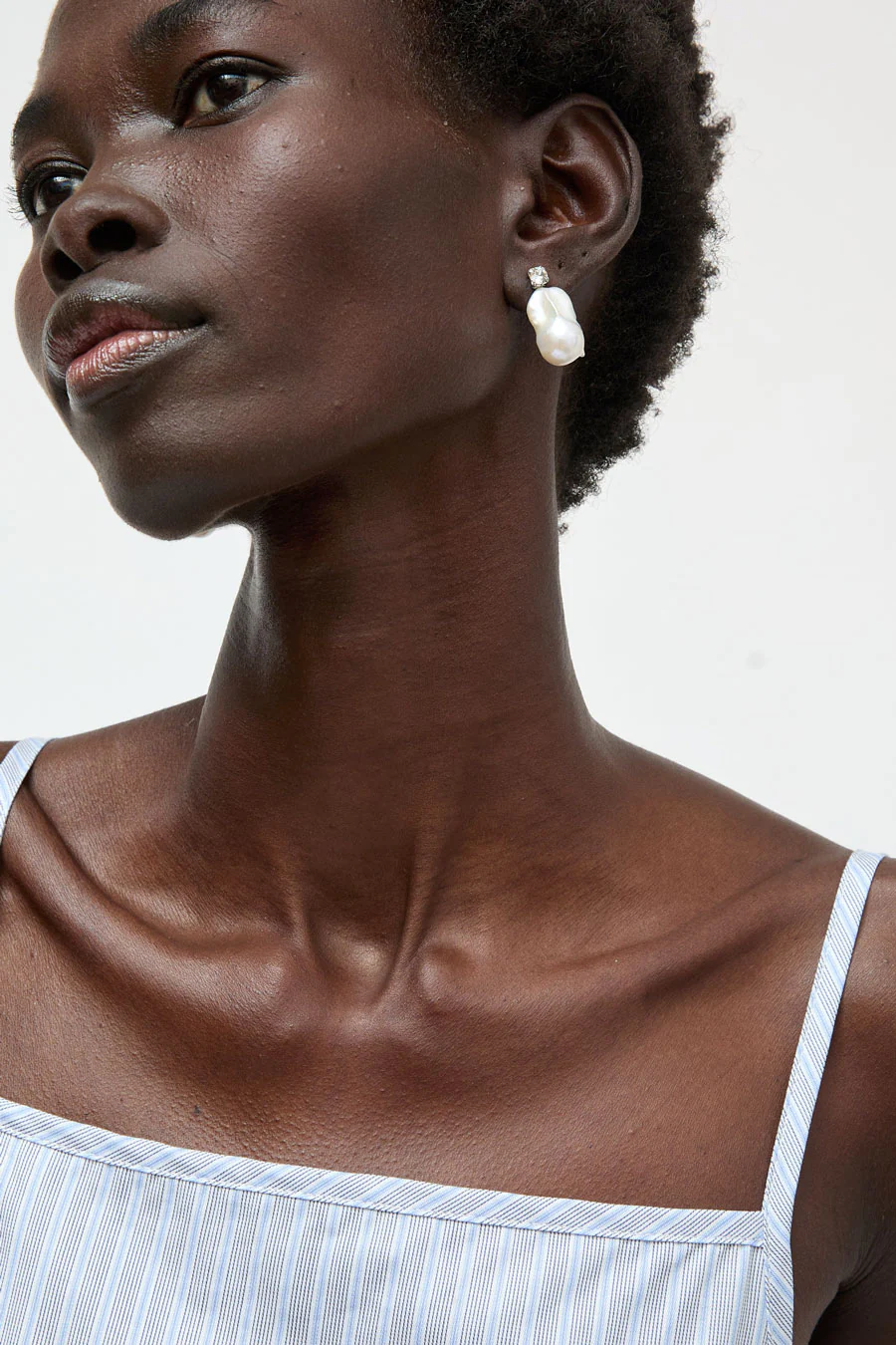 Le Chic Radical Baroque Pearl Earrings in Silver - Image 3