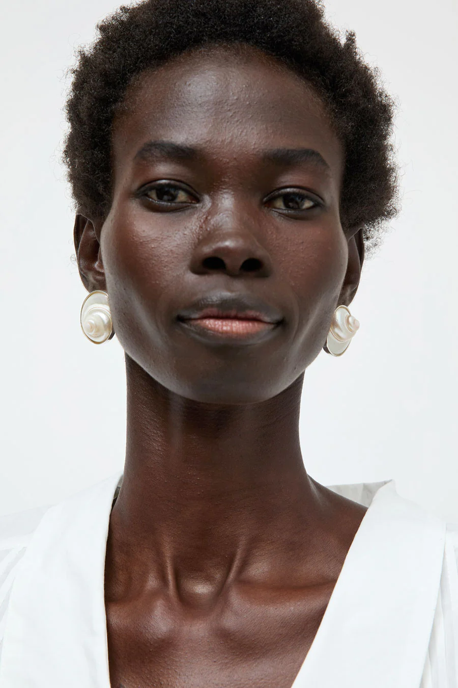 Le Chic Radical Seashell Studs in Silver - Image 3
