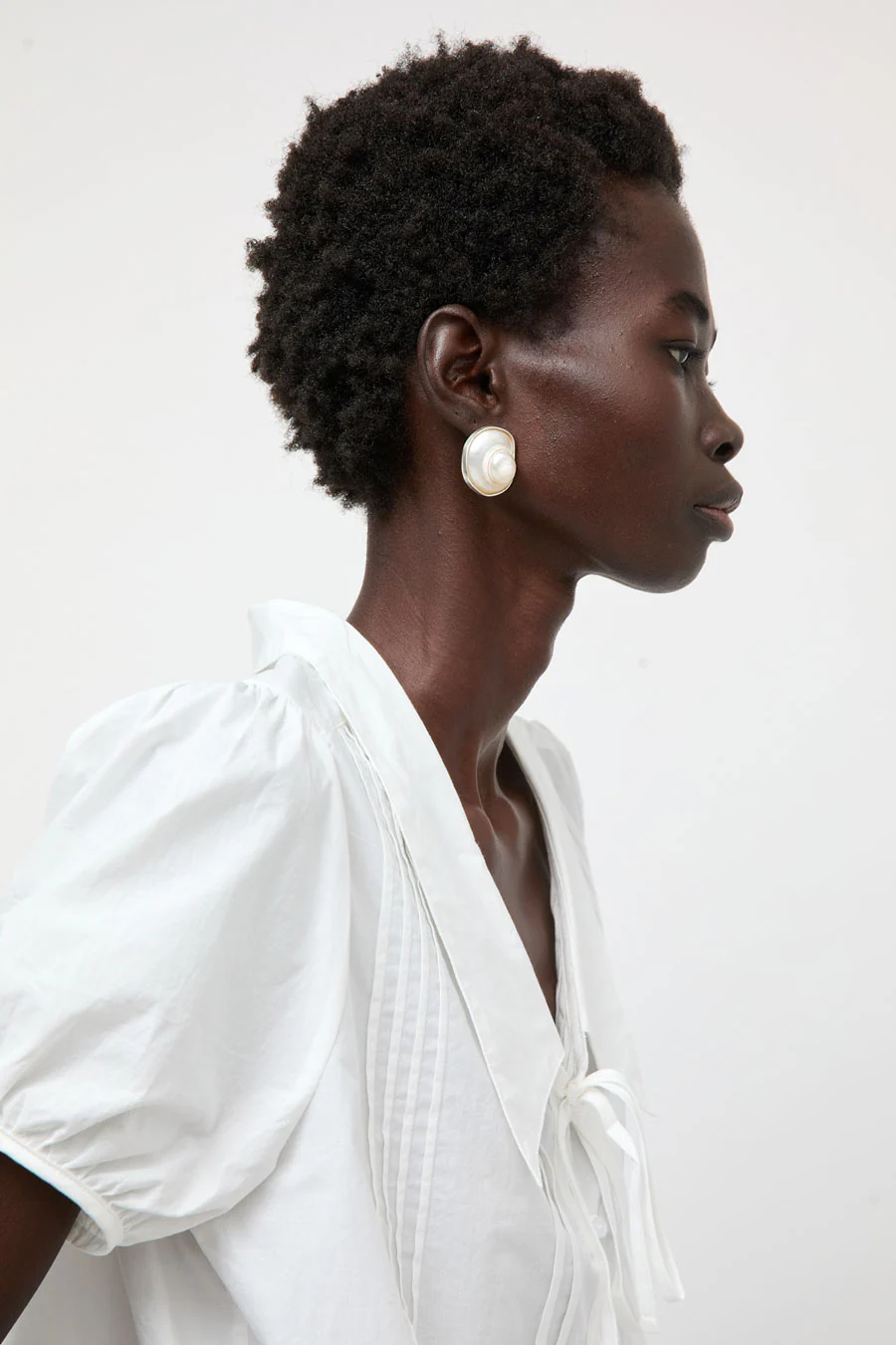 Le Chic Radical Seashell Studs in Silver - Image 4
