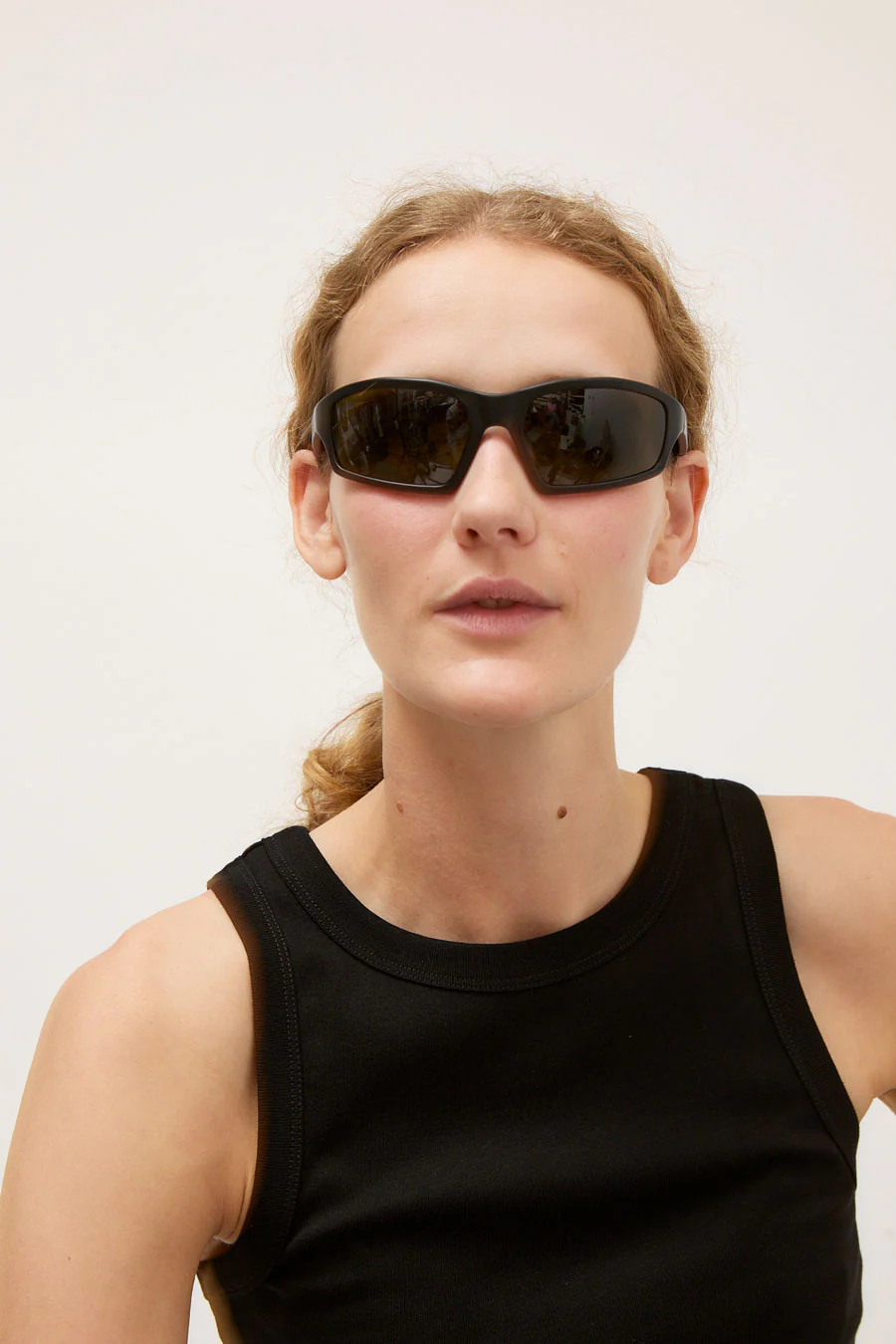 Monokel Raven Sunglasses in Matte Black and Green - Image 3