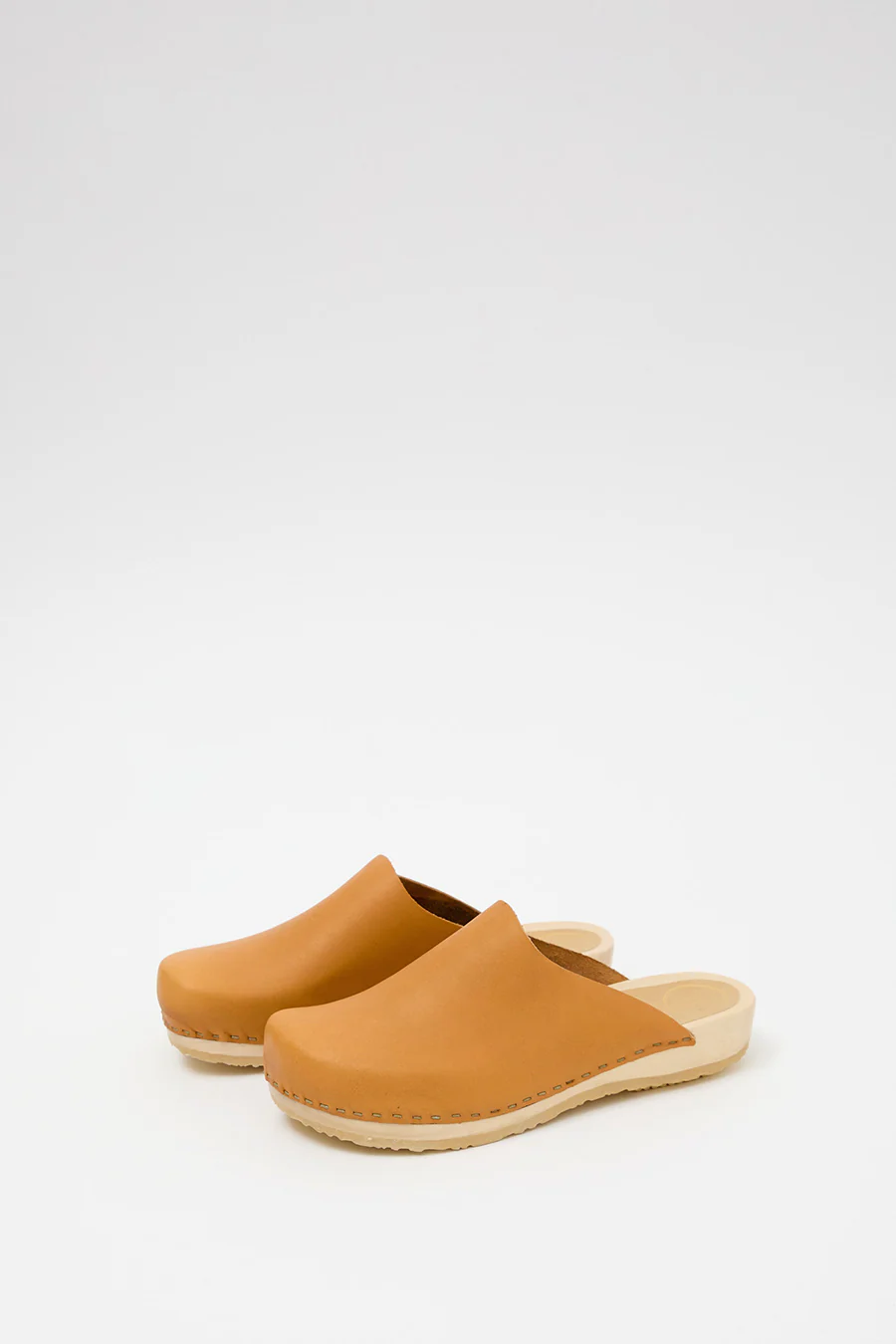 No.6 Contour Clog on Flat Base in Sunflower - Image 2