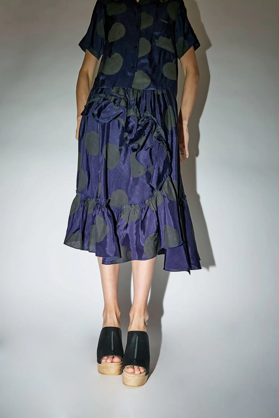 No.6 Front Seam Clog on Platform in Black - Image 5