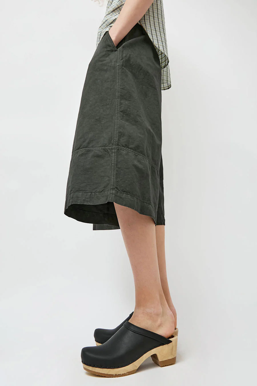 No.6 Old School Clog on Mid Heel in Black - Image 3