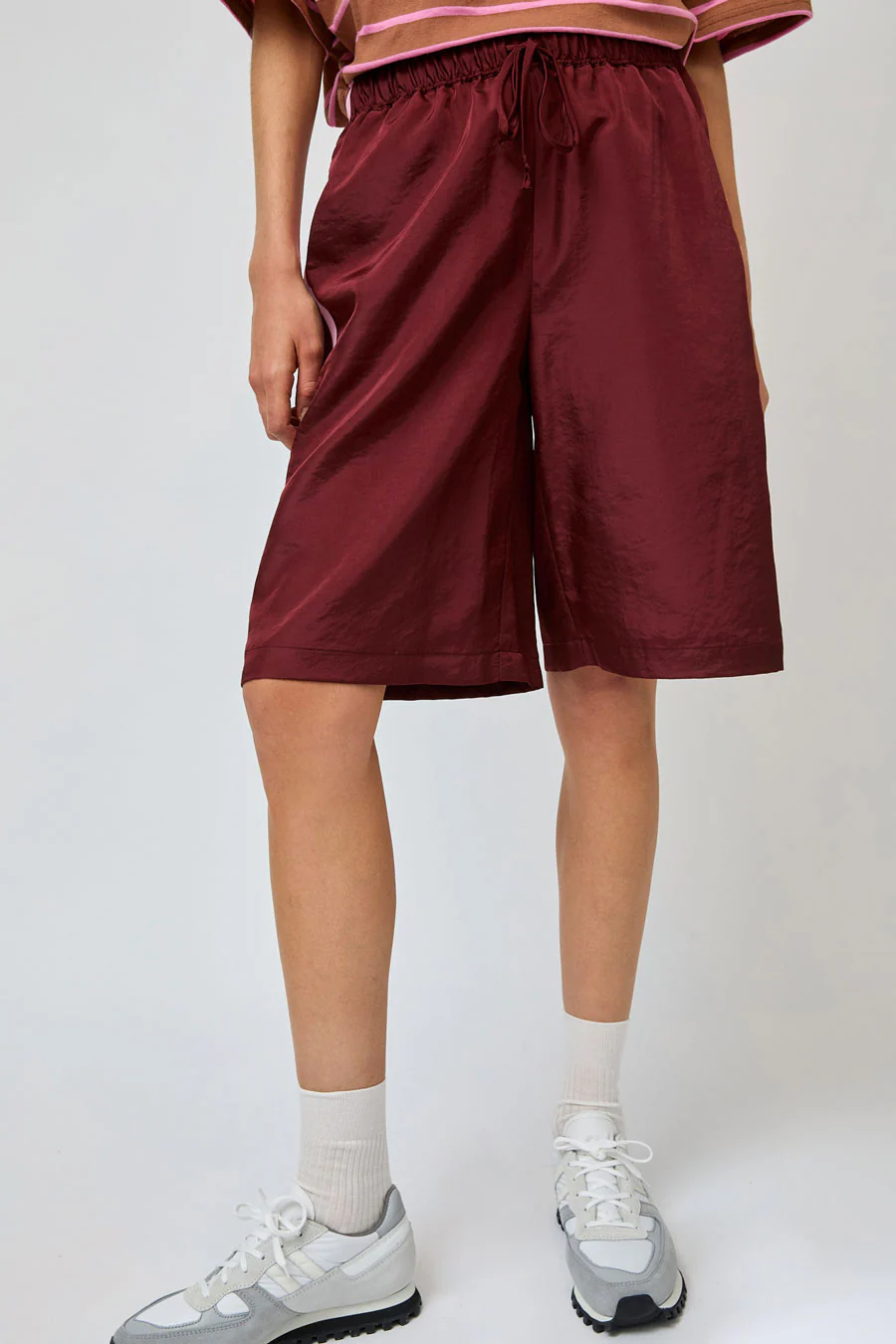 No.6 Polo Short in Garnet - Image 3