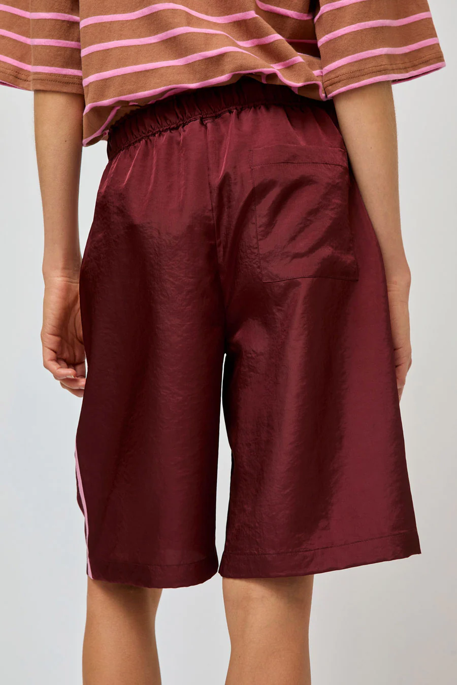 No.6 Polo Short in Garnet - Image 6