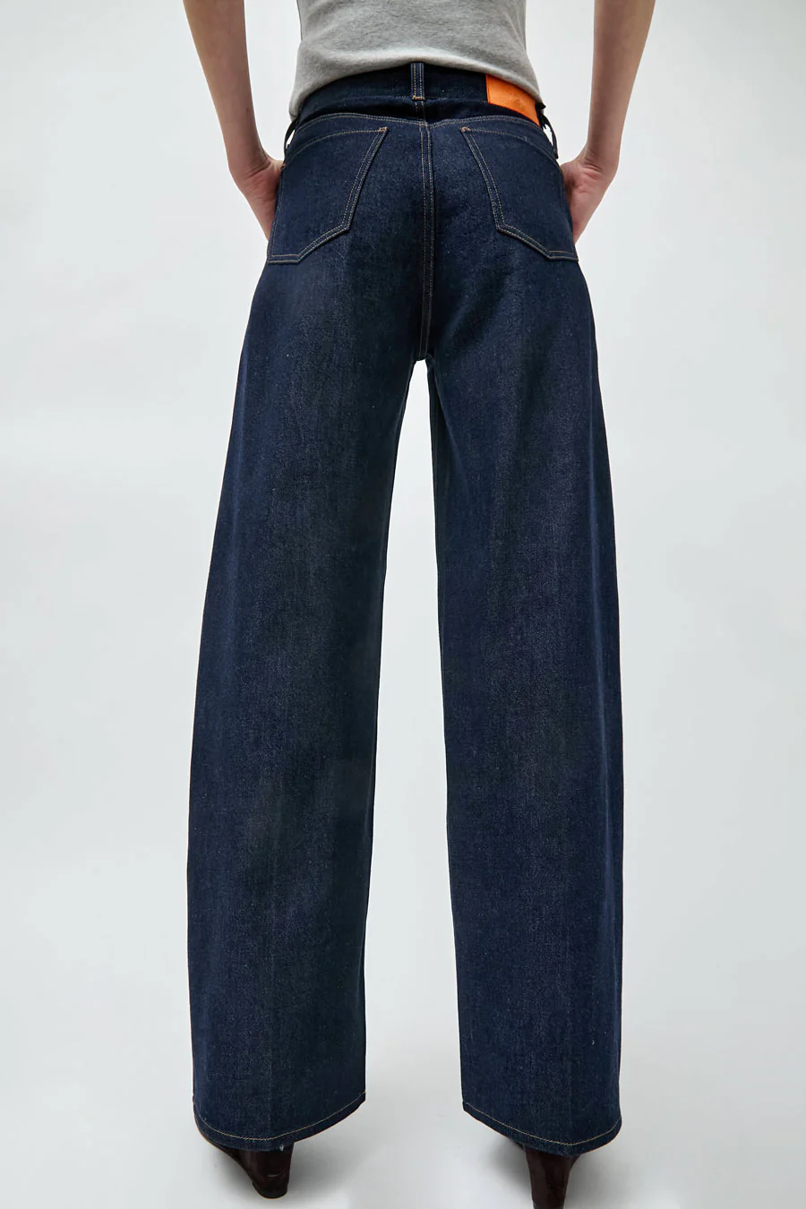 Oketo Cut 102 Tailored Jean in Rinse - Image 4
