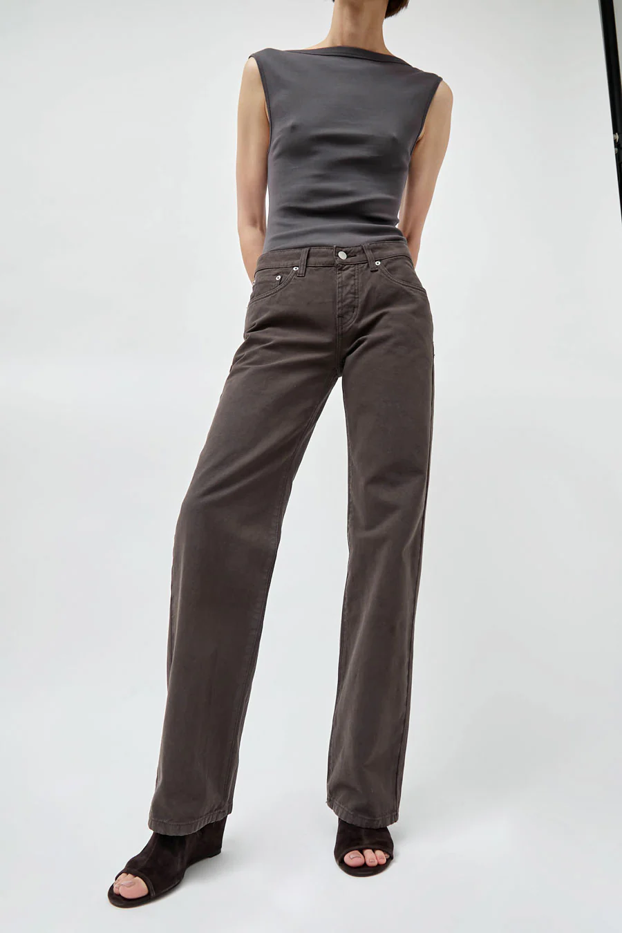 St. Agni Canvas 90s Low Rise Jeans in Ash - Image 3