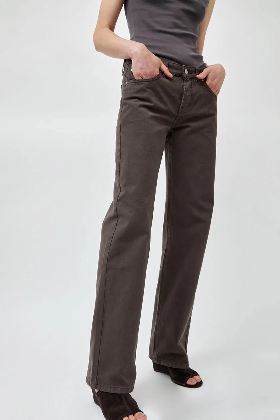 St. Agni Canvas 90s Low Rise Jeans in Ash - Image 5