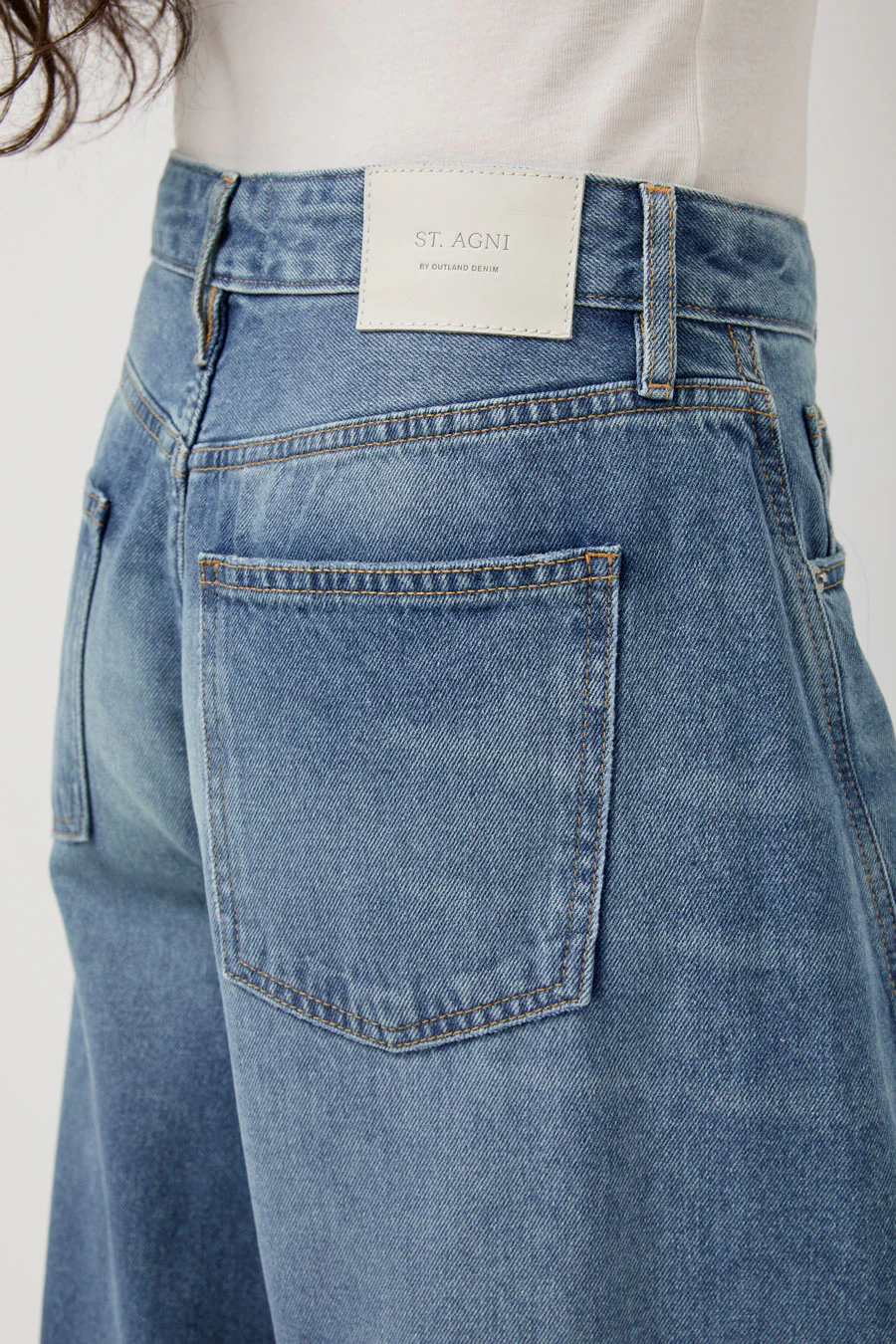 St. Agni Mid Rise Balloon Jeans in 90s Blue - Image 3