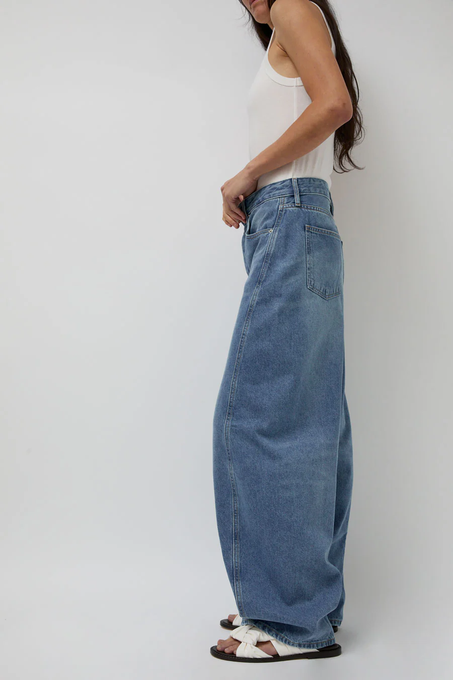 St. Agni Mid Rise Balloon Jeans in 90s Blue - Image 5