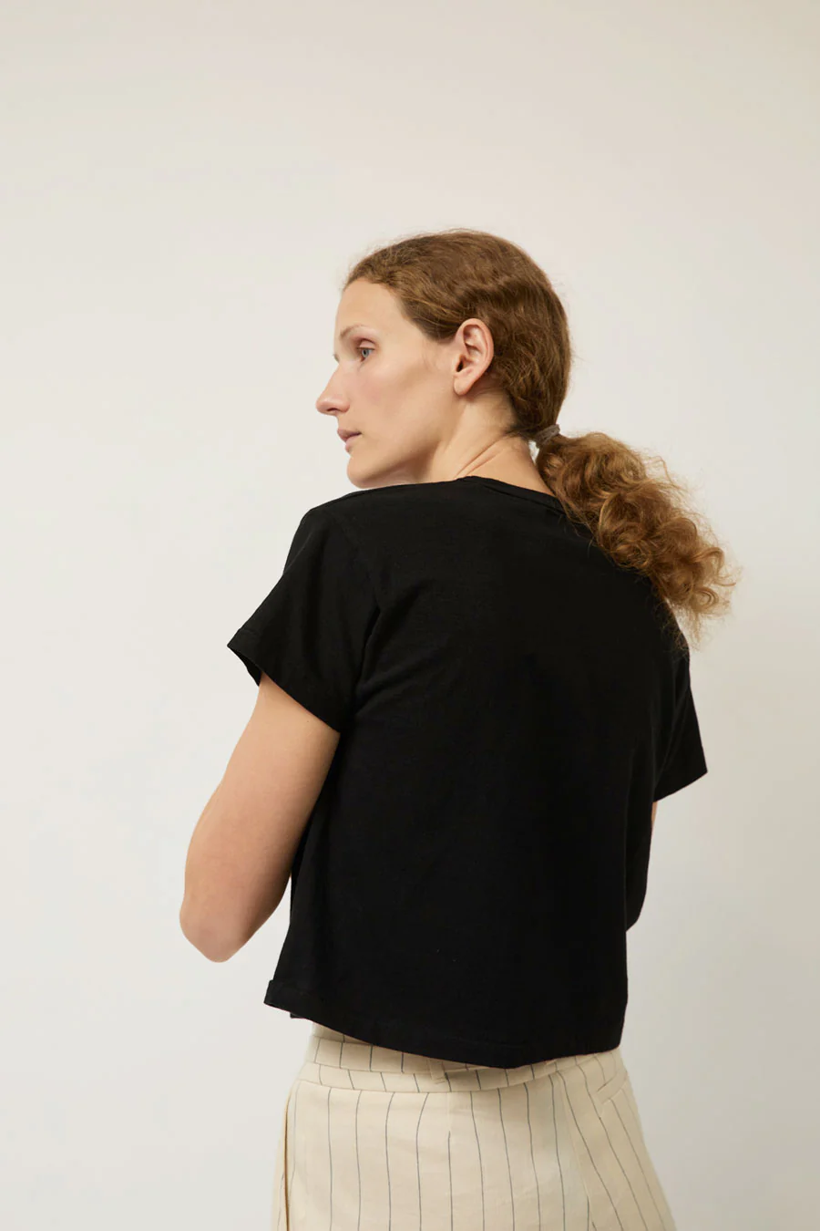 Sunray Hi'aka Short Sleeve T Shirt in Anthracite - Image 5